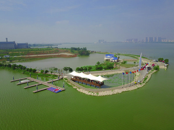 67湖北省首届大学生帆船邀请赛在武汉学院黄家湖帆船基地举行