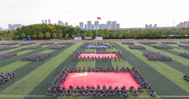 全程高燃!武汉学院2024级新生军训汇演震撼来袭